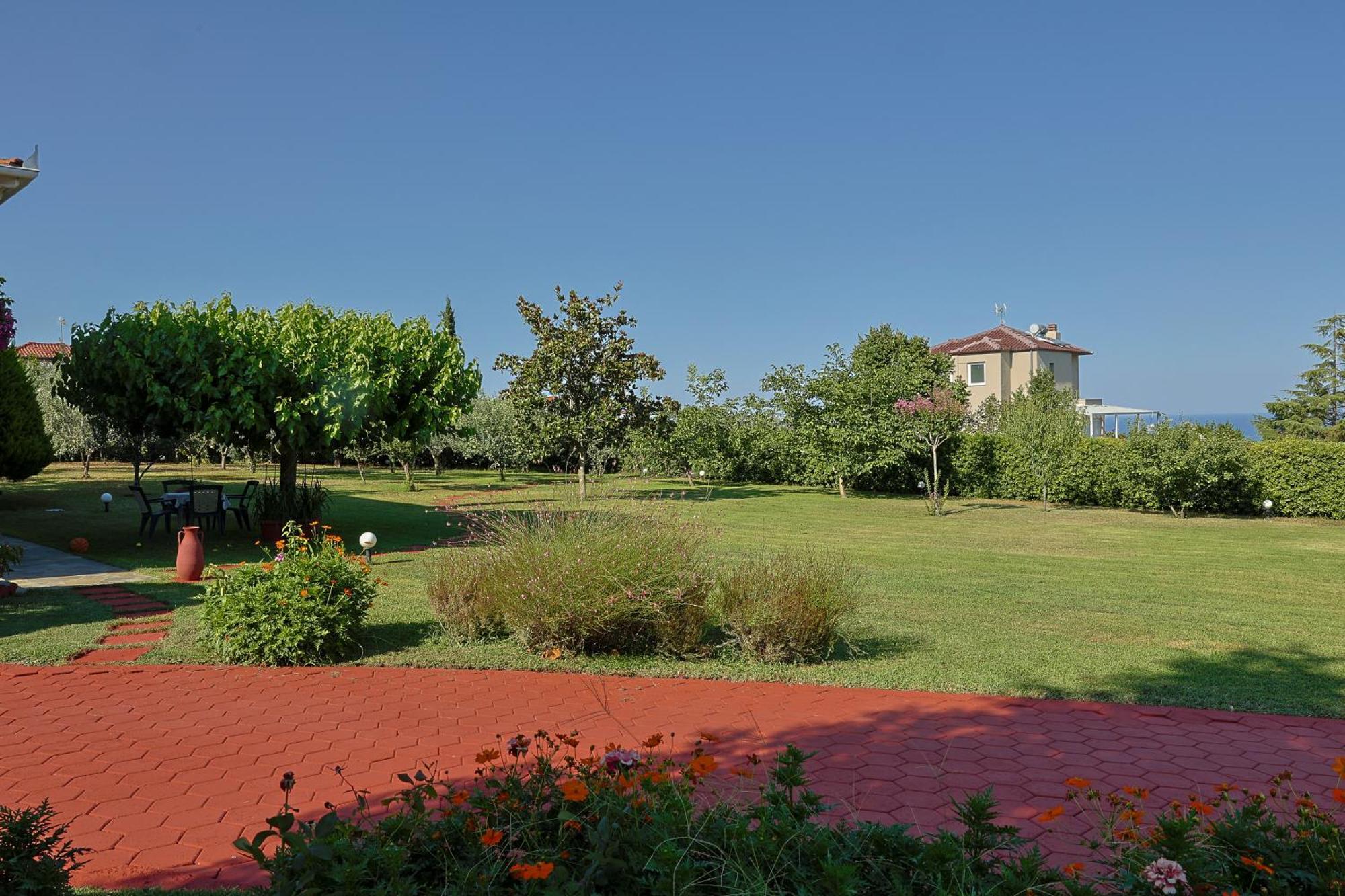 Villa Tammy'S Garden House à Leptokaryá Extérieur photo
