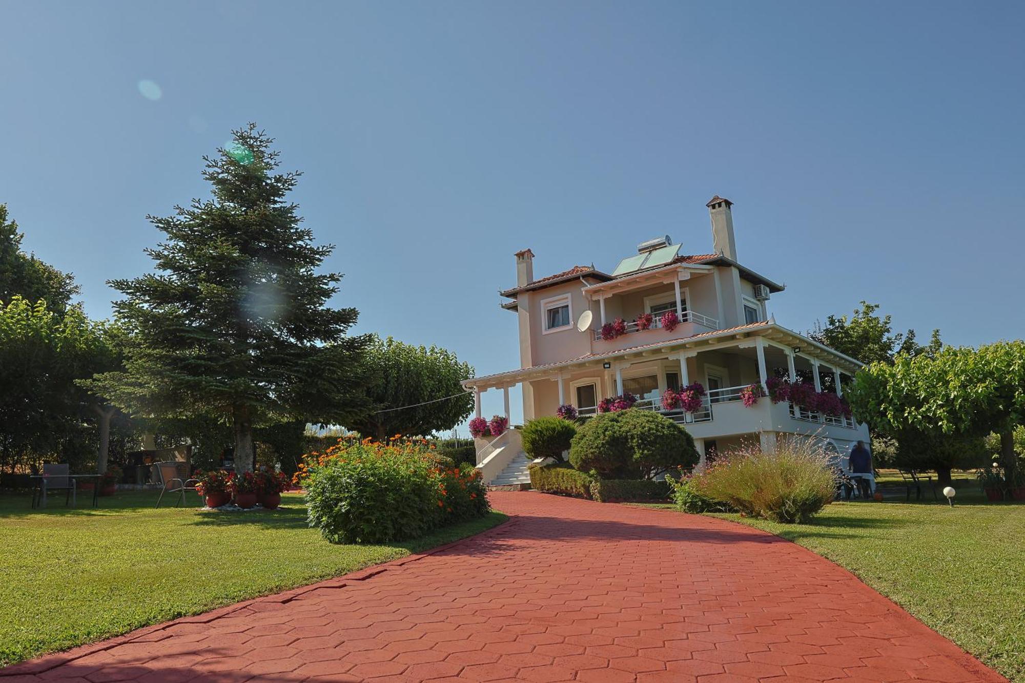 Villa Tammy'S Garden House à Leptokaryá Extérieur photo